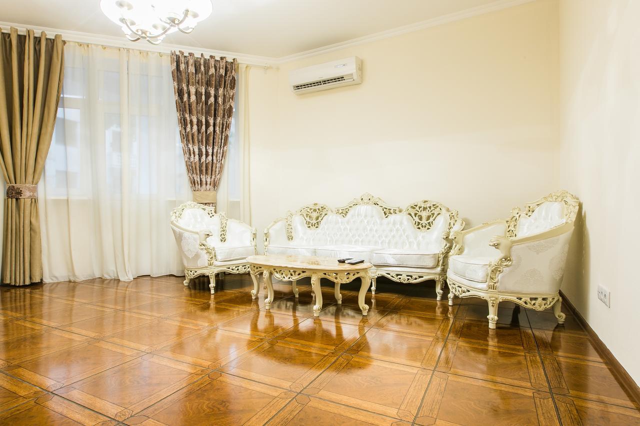 Sweet Home Vip 5 At Freedom Square Tbilisi Exterior photo