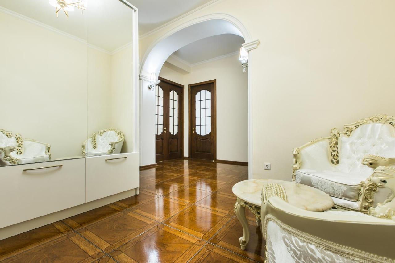 Sweet Home Vip 5 At Freedom Square Tbilisi Exterior photo